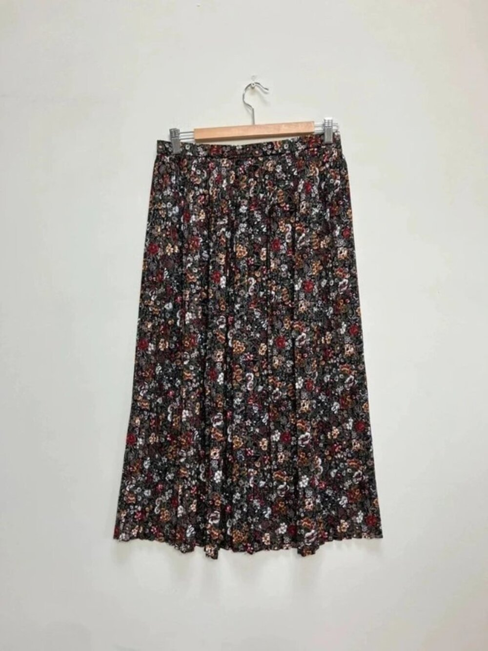 Charlotte Halton Pleated Midi Skirt Size  10 Floral Vintage Style Grandmacore
